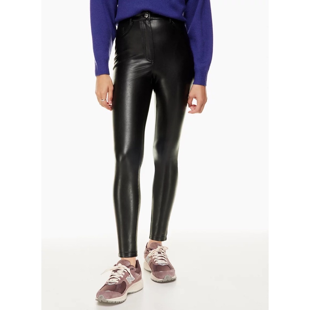 Aritza Charm Faux Leather Pant in Black size 8